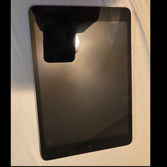 Apple Ipad Mini - Picture 2 of 5